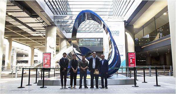 【匠人匠心】上海虹橋國際機(jī)場T2航站樓到達(dá)廣場空間公共雕塑《藍(lán)色時光機(jī)》落成